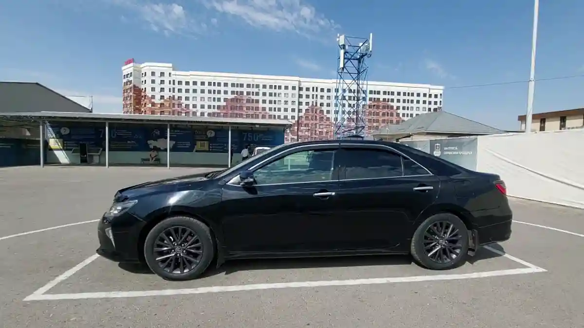 Toyota Camry 2018 года за 13 500 000 тг. в Шымкент