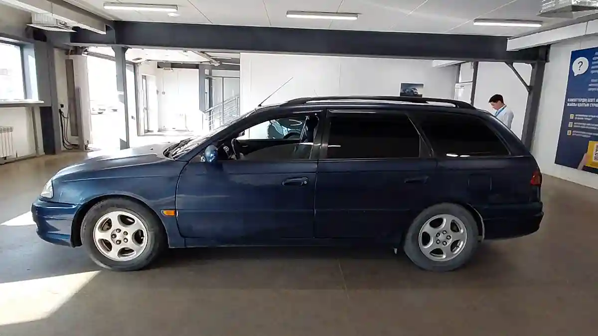 Toyota Avensis 2002 года за 3 000 000 тг. в Астана