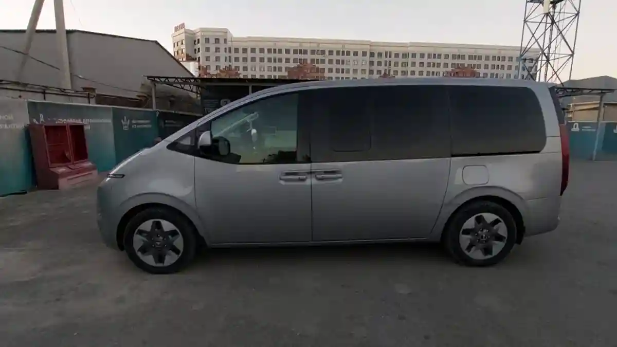 Hyundai Staria 2022 года за 15 500 000 тг. в Шымкент