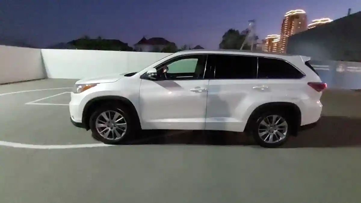 Toyota Highlander 2014 года за 16 000 000 тг. в Шымкент