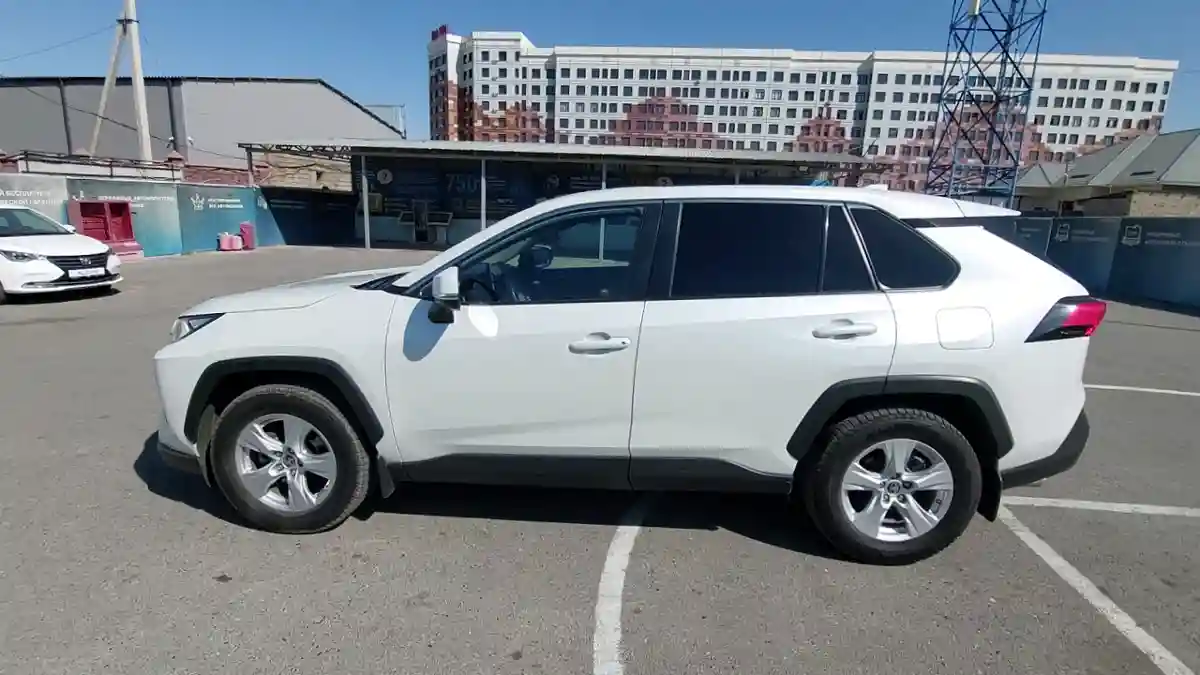 Toyota RAV4 2020 года за 13 500 000 тг. в Шымкент