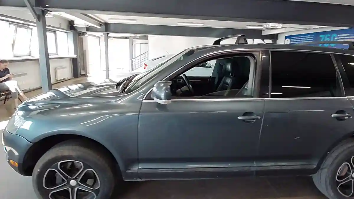 Volkswagen Touareg 2004 года за 4 000 000 тг. в Астана