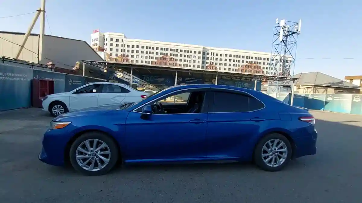 Toyota Camry 2019 года за 10 500 000 тг. в Шымкент