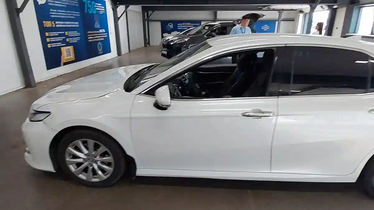 Toyota Camry 2018 года за 11 000 000 тг. в Астана