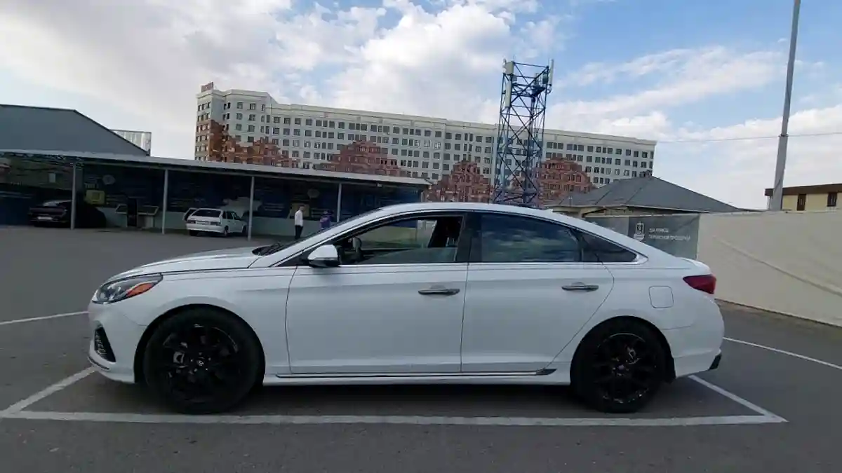 Hyundai Sonata 2018 года за 9 000 000 тг. в Шымкент