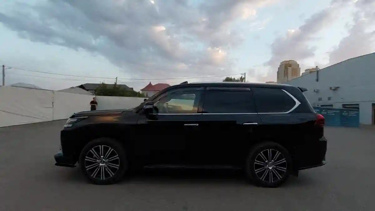 Lexus LX 2017 года за 44 000 000 тг. в Шымкент