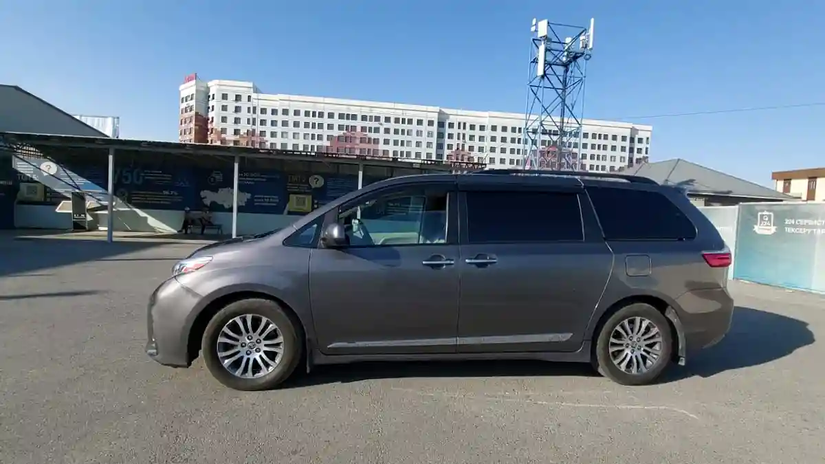 Toyota Sienna 2020 года за 14 000 000 тг. в Шымкент