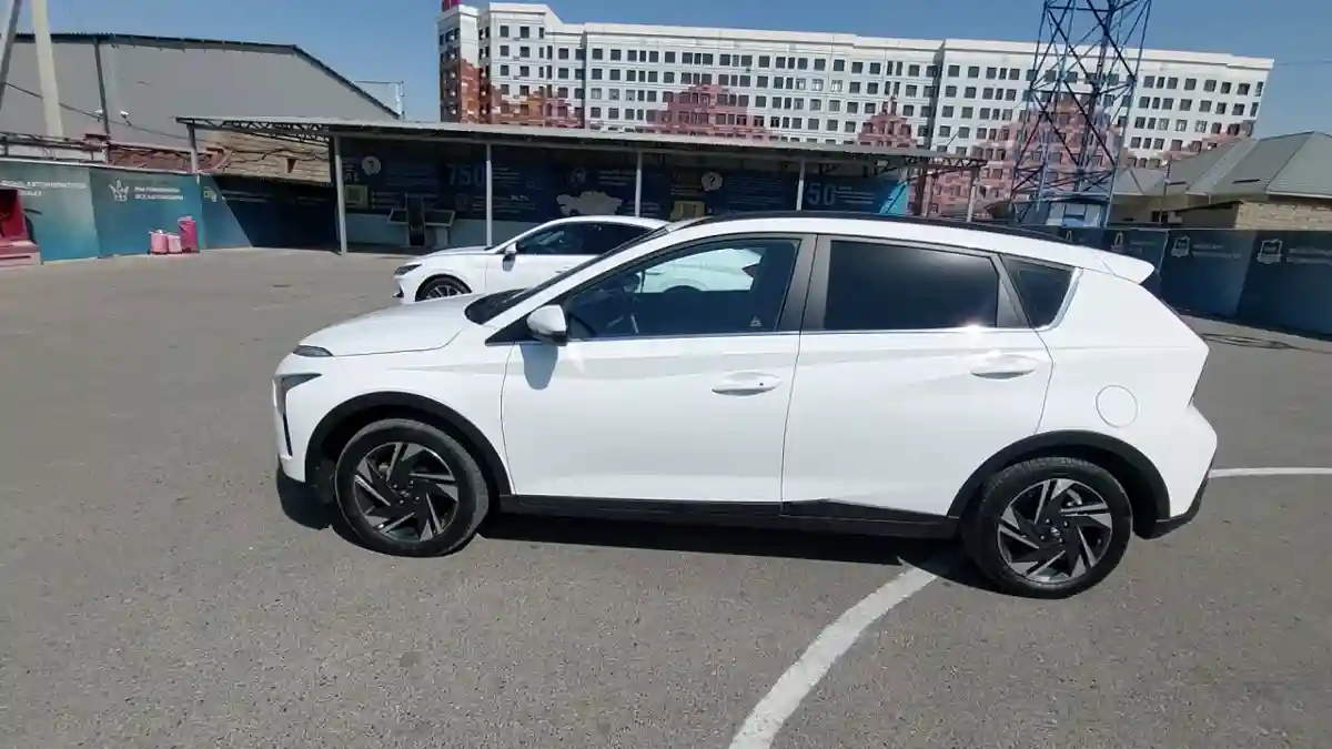 Hyundai Bayon 2023 года за 7 500 000 тг. в Шымкент