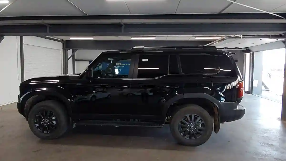 Toyota Land Cruiser Prado 2024 года за 30 000 000 тг. в Астана