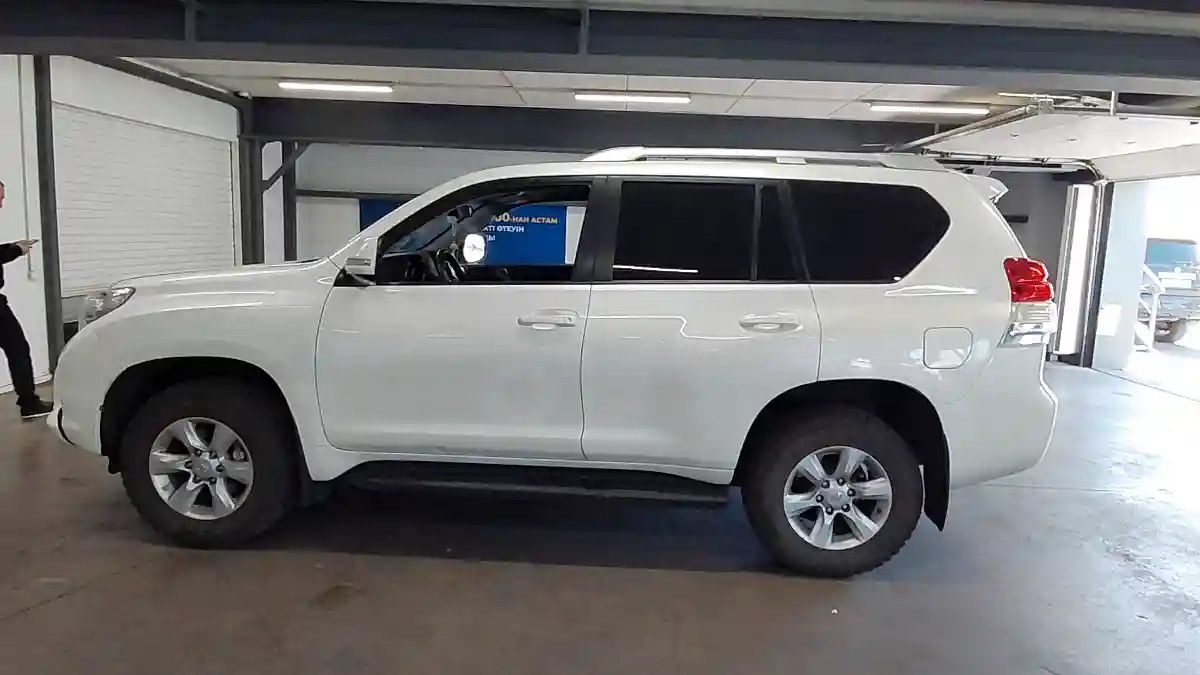 Toyota Land Cruiser Prado 2012 года за 15 000 000 тг. в Астана