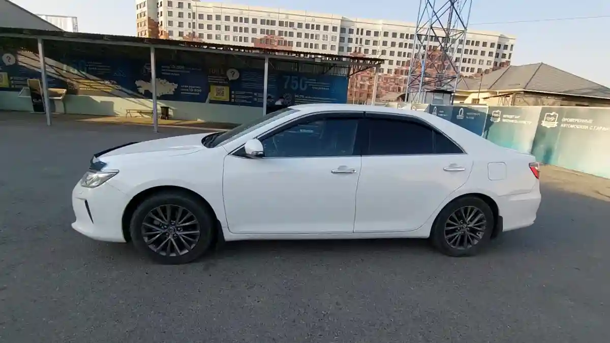 Toyota Camry 2016 года за 14 000 000 тг. в Шымкент