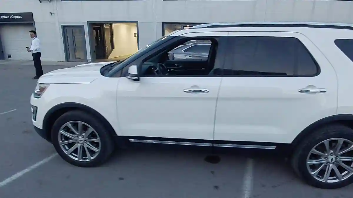 Ford Explorer 2016 года за 13 000 000 тг. в Астана