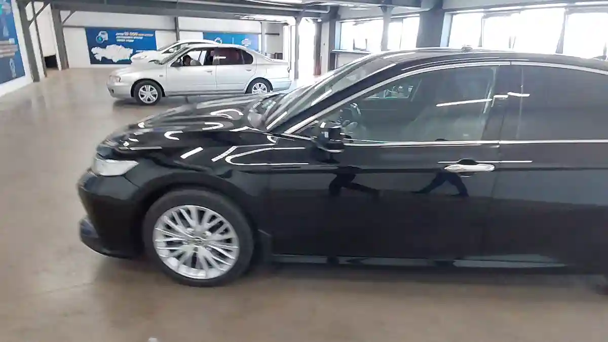Toyota Camry 2018 года за 15 000 000 тг. в Астана