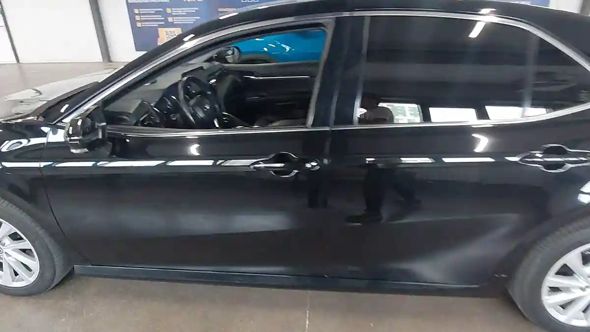 Toyota Camry 2023 года за 13 500 000 тг. в Астана
