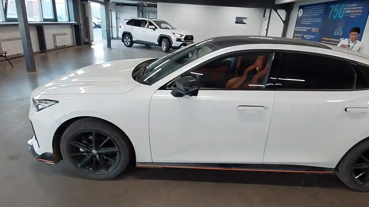 Changan UNI-V 2026 года за 9 500 000 тг. в Астана