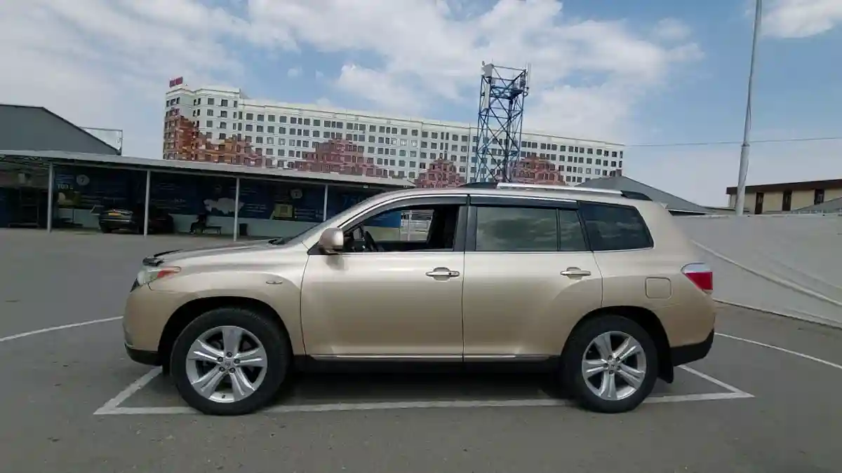 Toyota Highlander 2011 года за 11 000 000 тг. в Шымкент