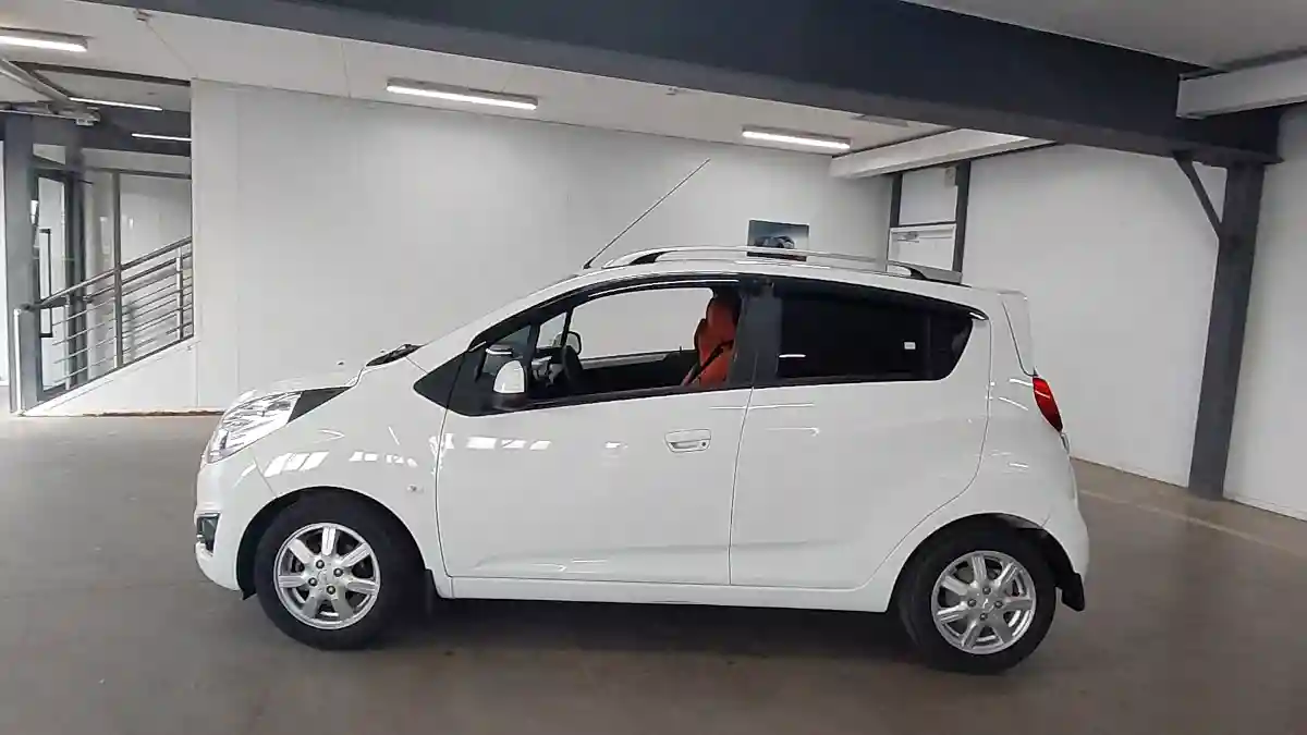 Chevrolet Spark 2016 года за 3 500 000 тг. в Астана