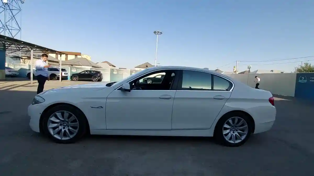 BMW 5 серии 2012 года за 9 200 000 тг. в Шымкент