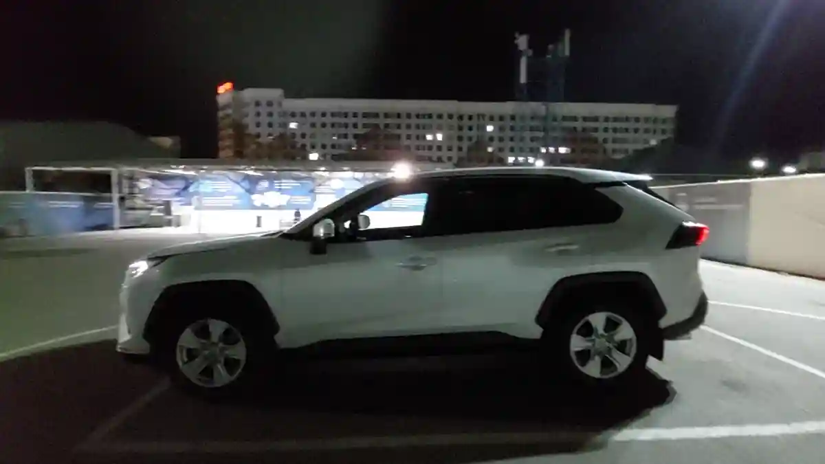 Toyota RAV4 2020 года за 14 000 000 тг. в Шымкент