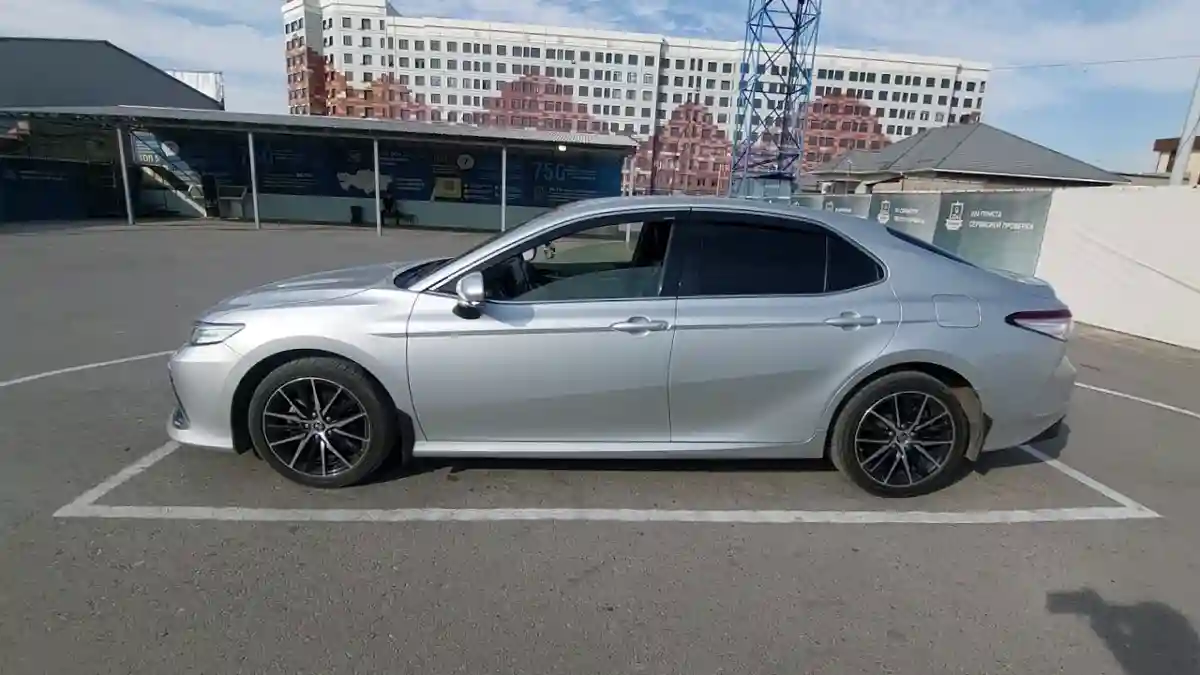 Toyota Camry 2023 года за 17 000 000 тг. в Шымкент