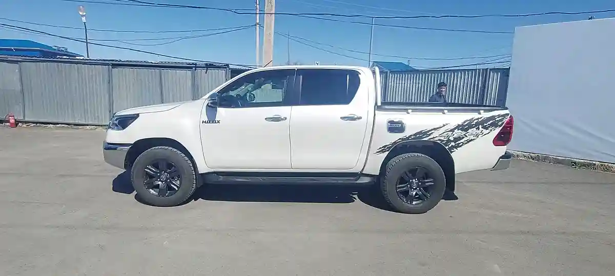 Toyota Hilux 2022 года за 21 000 000 тг. в Атырау