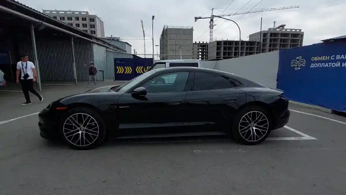 Porsche Taycan 2021 года за 60 000 000 тг. в Алматы