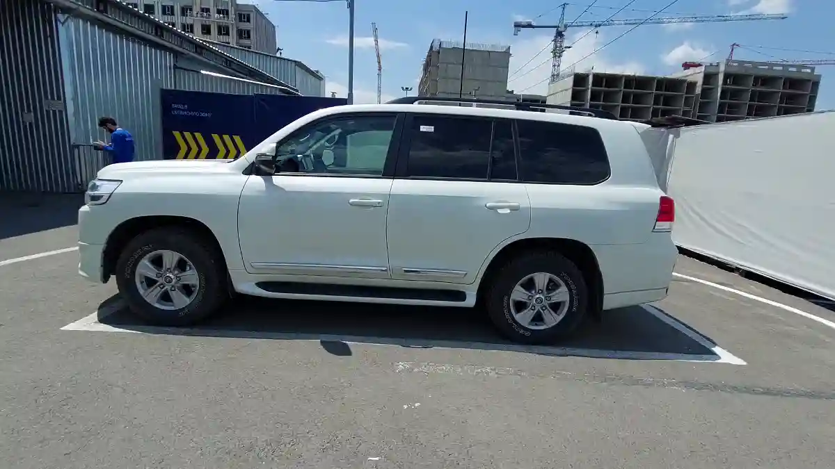 Toyota Land Cruiser 2020 года за 47 000 000 тг. в Алматы