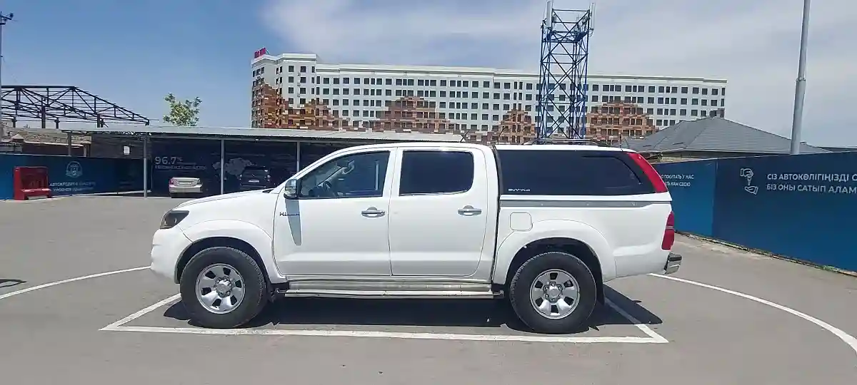 Toyota Hilux 2014 года за 12 000 000 тг. в Шымкент
