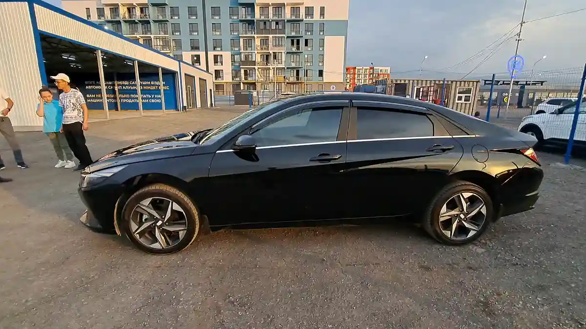 Hyundai Elantra 2023 года за 13 400 000 тг. в Алматы