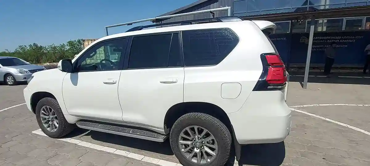 Toyota Land Cruiser Prado 2020 года за 28 000 000 тг. в Караганда