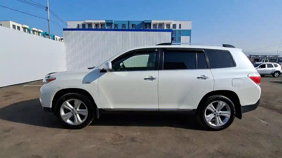 Toyota Highlander 2013 года за 17 000 000 тг. в Алматы