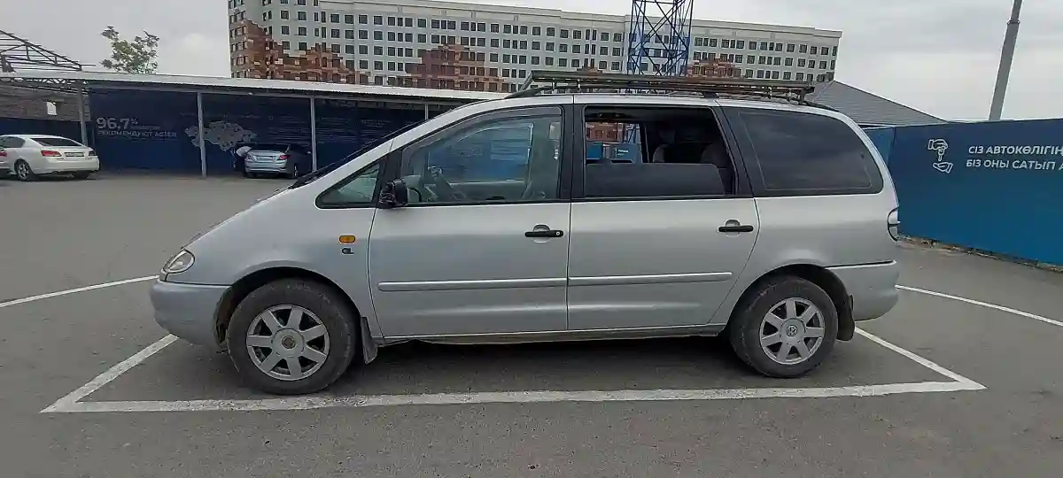 Volkswagen Sharan 1997 года за 1 600 000 тг. в Шымкент