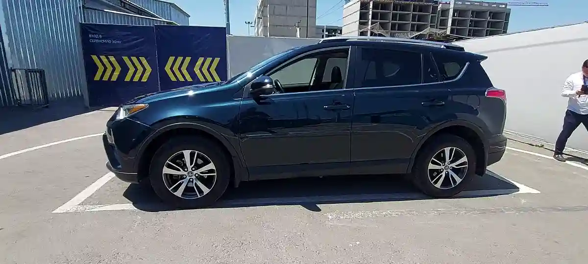 Toyota RAV4 2017 года за 12 000 000 тг. в Алматы