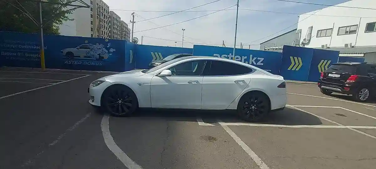 Tesla Model S 2015 года за 15 000 000 тг. в Алматы