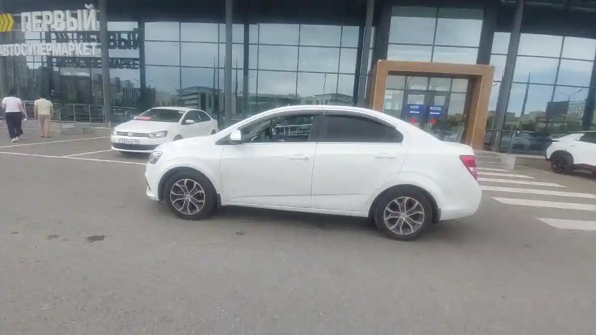 Chevrolet Aveo 2017 года за 5 600 000 тг. в Астана