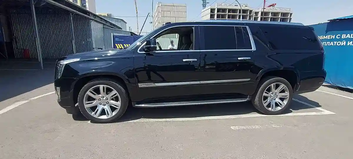 Cadillac Escalade 2017 года за 28 000 000 тг. в Алматы