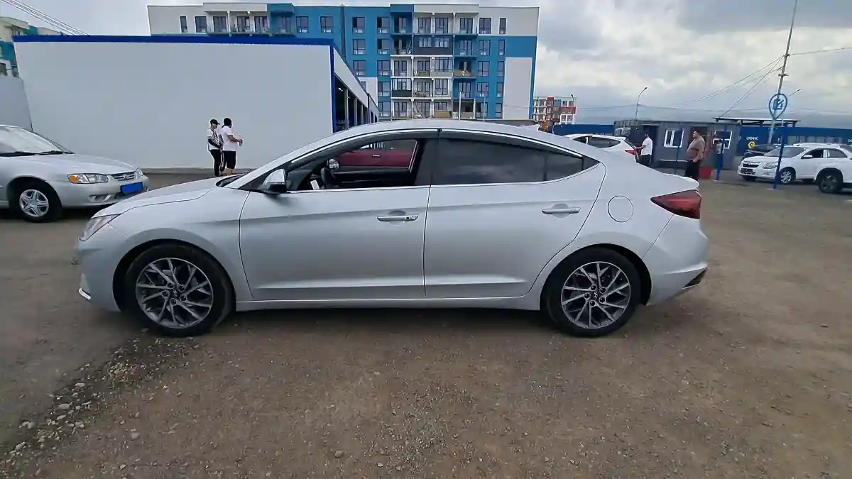 Hyundai Elantra 2018 года за 9 300 000 тг. в Алматы