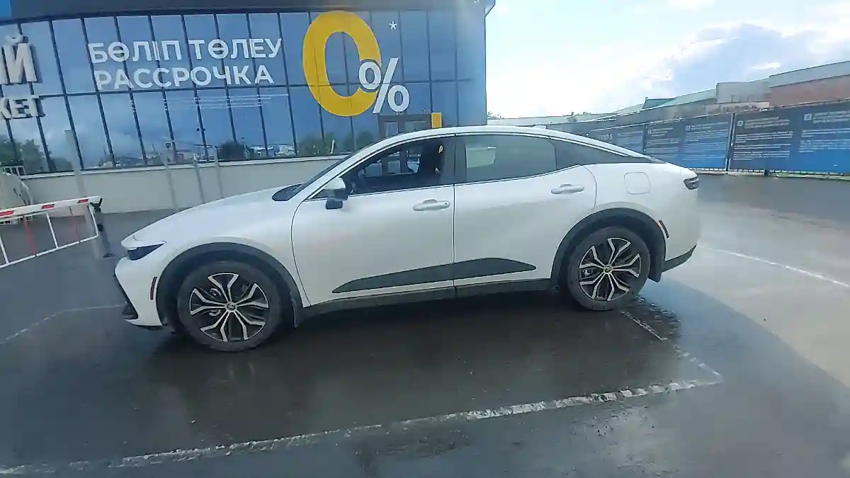 Toyota Crown 2023 года за 38 000 000 тг. в Актобе