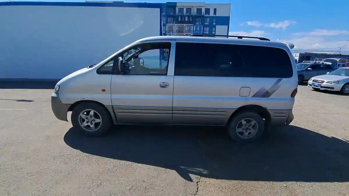 Hyundai Starex 2000 года за 2 500 000 тг. в Алматы