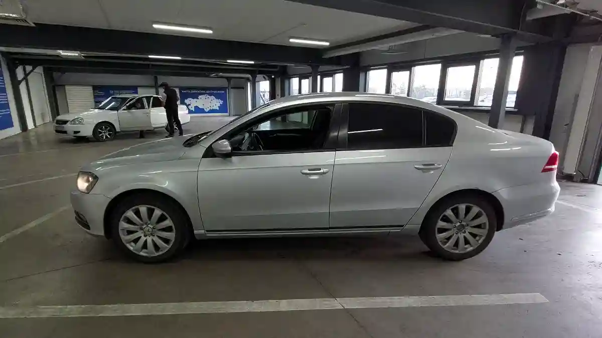 Volkswagen Passat 2011 года за 5 500 000 тг. в Астана