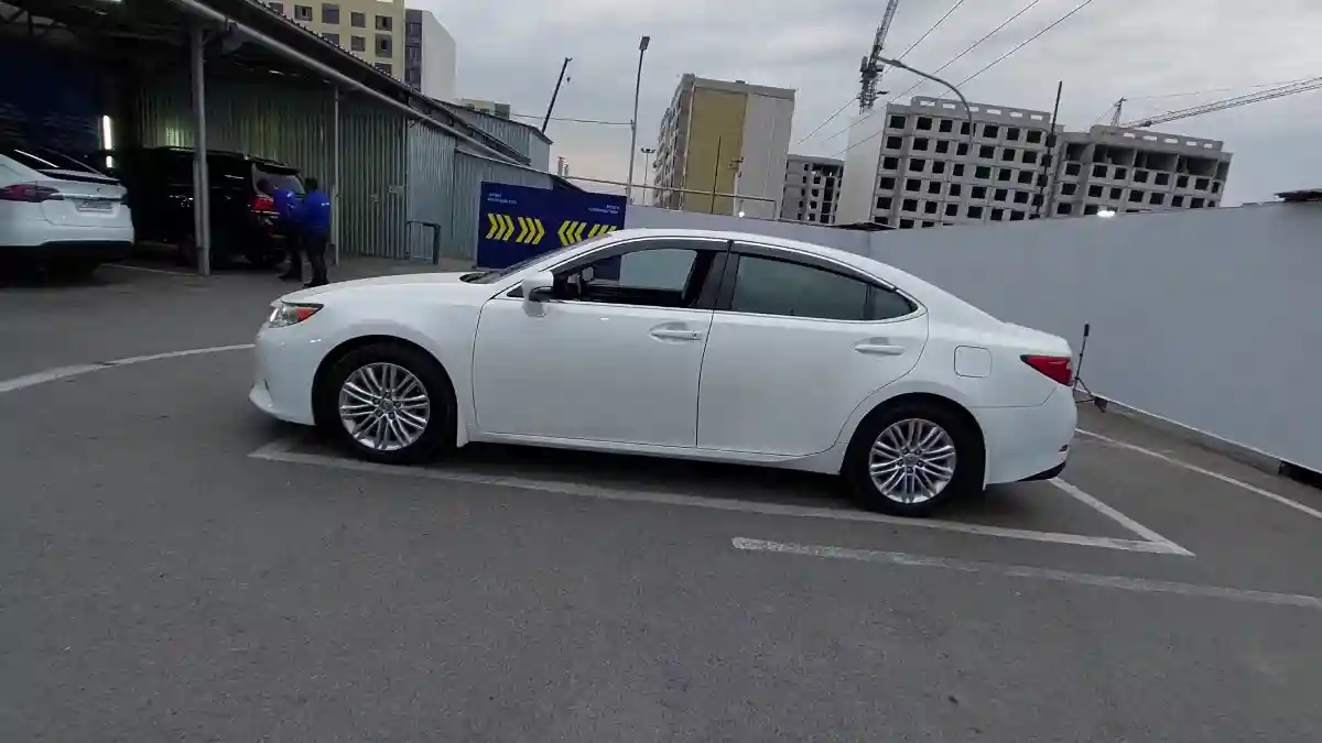 Lexus ES 2014 года за 13 000 000 тг. в Алматы