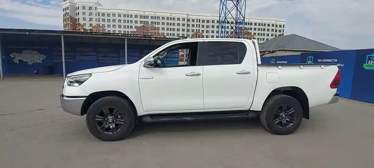Toyota Hilux 2021 года за 21 000 000 тг. в Шымкент