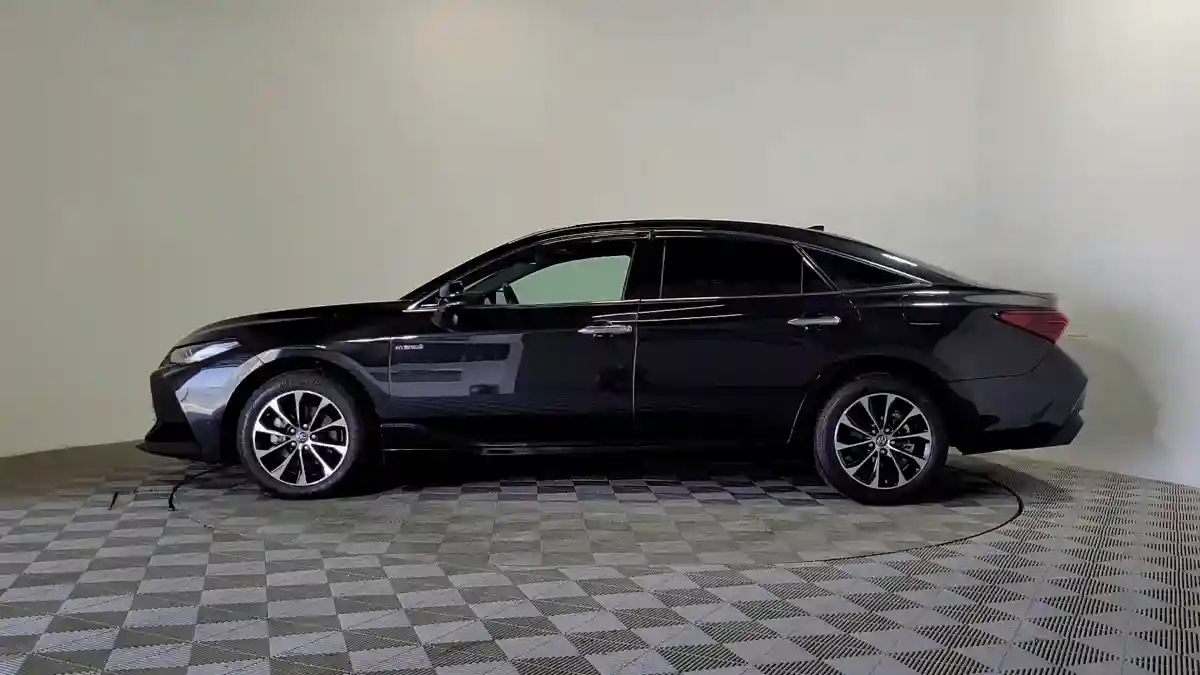 Toyota Avalon 2023 года за 25 000 000 тг. в Алматы