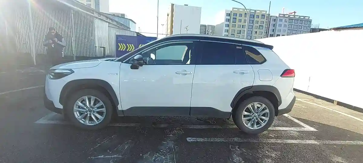 Toyota Corolla Cross 2022 года за 18 700 000 тг. в Алматы
