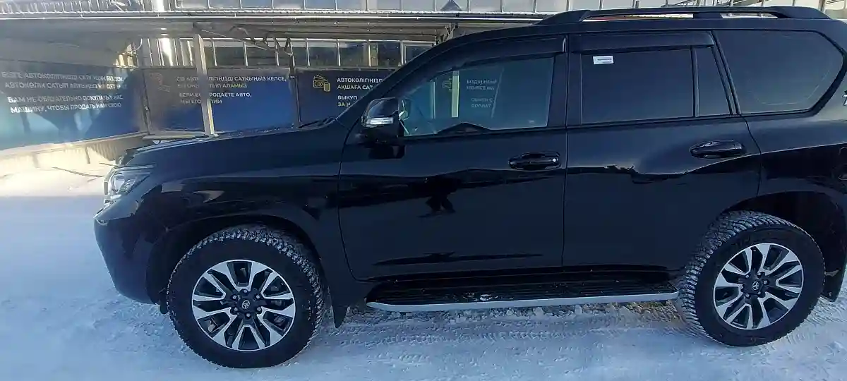 Toyota Land Cruiser Prado 2021 года за 36 300 000 тг. в Караганда