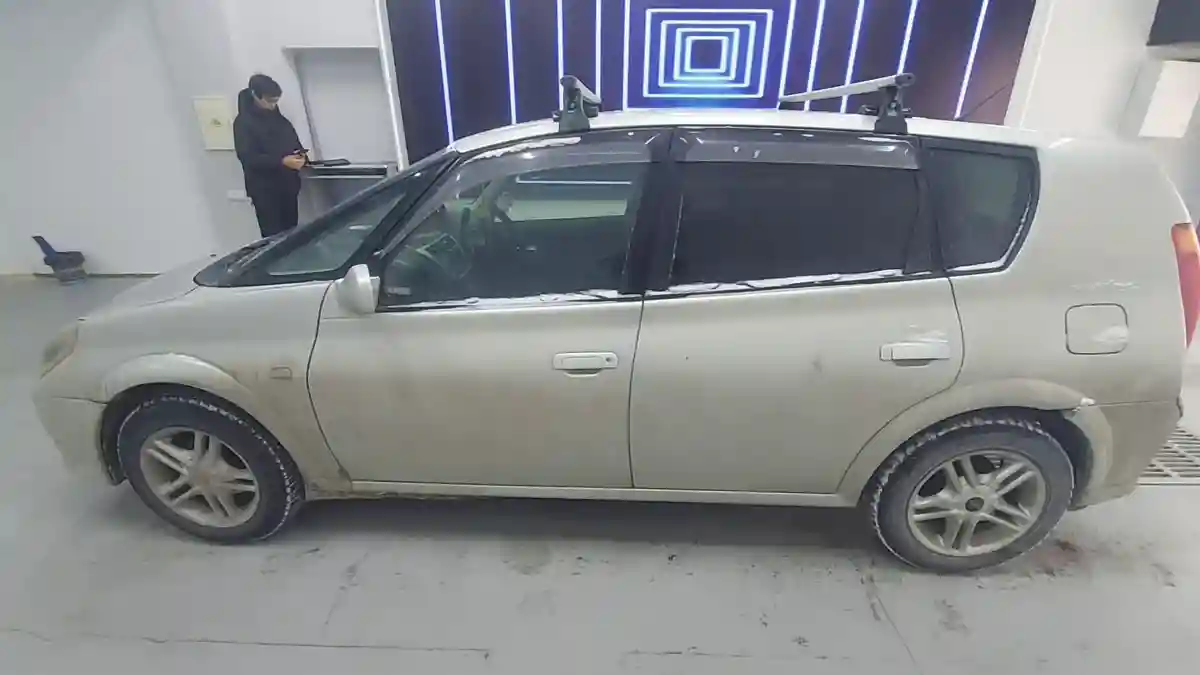 Toyota Opa 2000 года за 2 690 000 тг. в Павлодар