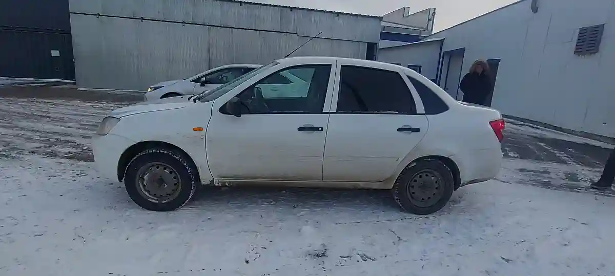 LADA (ВАЗ) Granta 2013 года за 2 650 000 тг. в Атырау