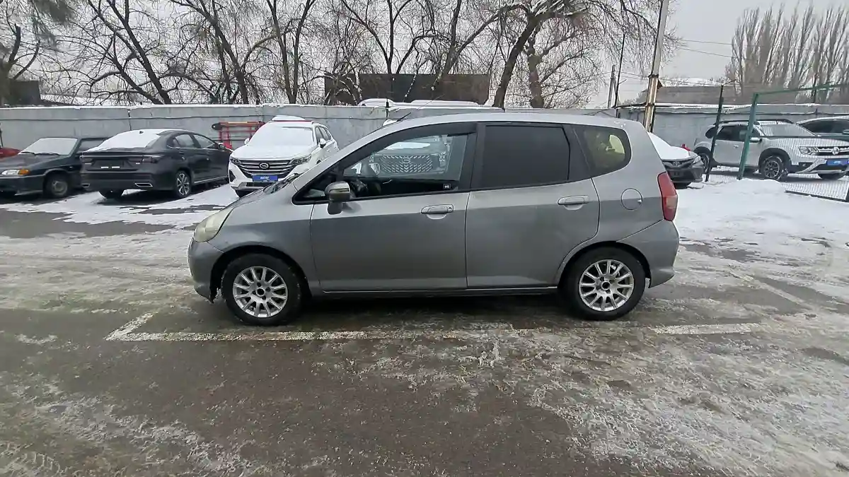 Honda Jazz 2005 года за 3 500 000 тг. в Алматы